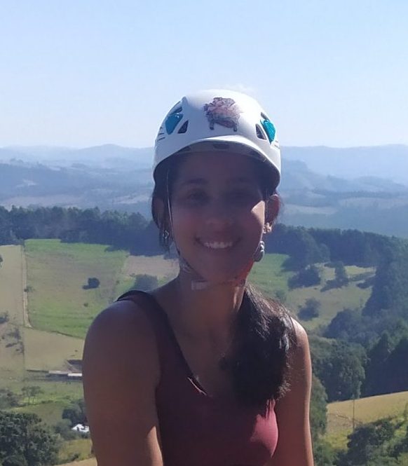 Aluna do curso de escalada guiada